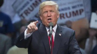 قال ترمب: نحن الأقوى في العالم، والأكثر فتكا، والأكثر رعبا، لا أحد يستطيع الوقوف في وجهنا، ونحن الأشد هيبة على سطح الكرة الأرضية، لا أحد يمتلك مثل أسل...