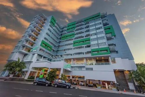 whiz hotel manado.webp