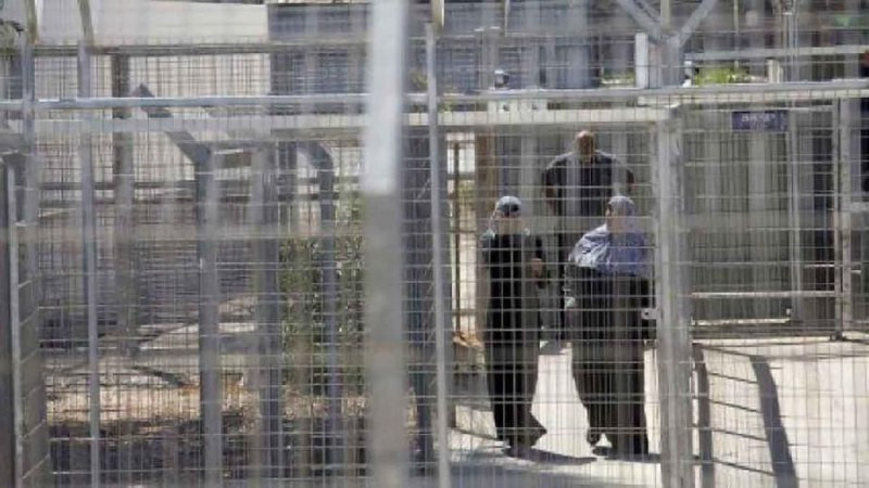 نادي الأسير الفلسطيني: تعرضت الأسيرات في سجن الدامون لأربع عمليات قمع عنيفة خلال شهر ديسمبر، في إطار تصعيد ممنهج في الإجراءات الانتقامية بحقهن. نفذت ا...