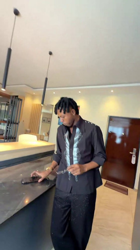 Y 68 WjHwBqfmbHP.jpg