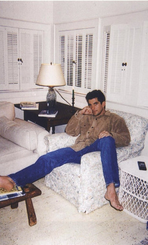 G jsrLjW4AAPnTR?format=jpg.jpg