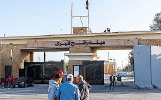 أعلن مكتب بنيامين نتنياهو، موافقة إسرائيل على فتح معبر رفح، للأشخاص فقط، و"تحت إشراف إسرائيلي كامل"، حال عودة آخر أسير إسرائيلي محتجز في قطاع غزة.

وق...