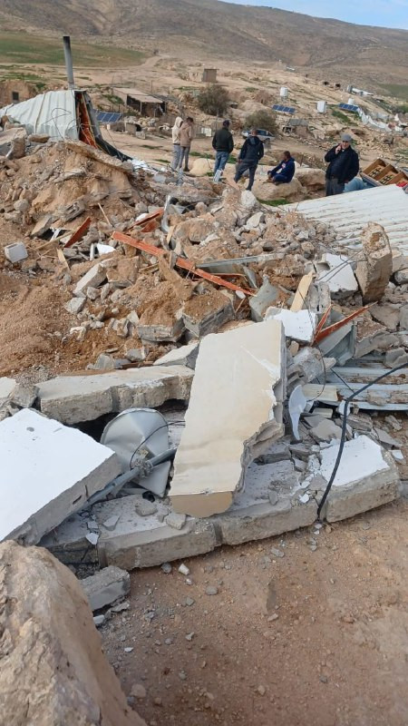 الاحتلال يهدم غرفتين سكنيتين في خربة المركز بمسافر يطا جنوب الخليل....