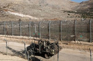 الاحتلال الإسرائيلي يواصل انتهاكاته في الجنوب السوري، مع تجريف أراضٍ زراعية في الصمدانية الغربية، ورش مواد يُرجّح أنها سامة قرب خط فضّ الاشتباك، وتوغل...