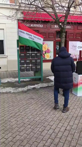 lFJJleOqQLBf9zvl.jpg