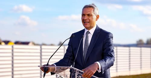 16536487452237368515?url=https%3A%2F%2Fwww.klubradio.hu%2Fdata%2Flazar janos mti focuspointcut 60010.jpg