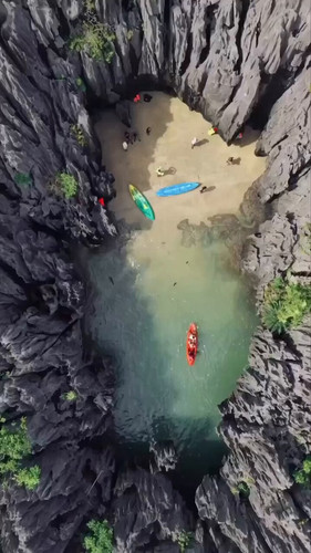 LCnaCCpEWscQm3 E.jpg