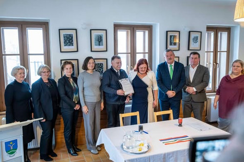 621818051 1335818051683861 7080589335037711299 n.jpg?stp=dst jpg s590x590 tt6& nc cat=103&ccb=1 7& n.jpg