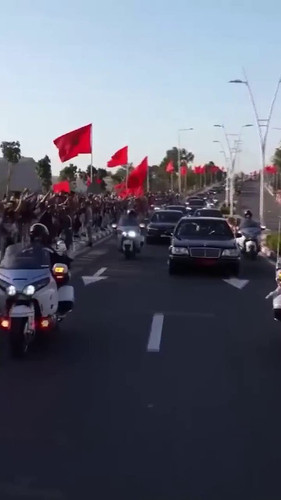 d 9R6RRi6JSlU7NJ.jpg