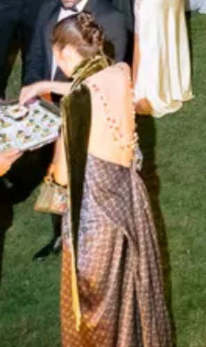 5449399787741449993 y 2.jpg