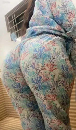 البوم نودز شرموطه سعودية بطايه تعرض تفاصيل جسمها صدرها صغيرو كسها و طيزها الكبيره 2 595x1024