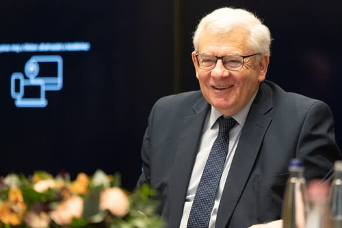 621693555 1469605254529379 6559275020290050086 n.jpg?stp=dst jpg s590x590 tt6& nc cat=102&ccb=1 7& n.jpg