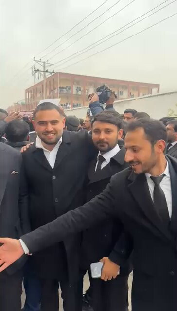 yCSVTJ1F1 nk50iO.jpg