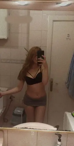 البوم نودز بنت عودها فرنساوي شكلها بنت ناس قالعة بتصور نفسها لصاحبها بتفرجيه جمال جسمها 16 519x1024