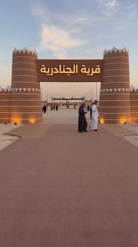 Crxia JTOAeA0FNZ.jpg