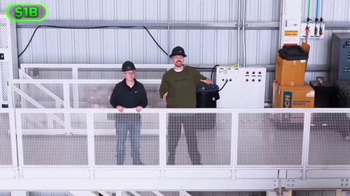 JulCWQMuc9 DbyJe.jpg