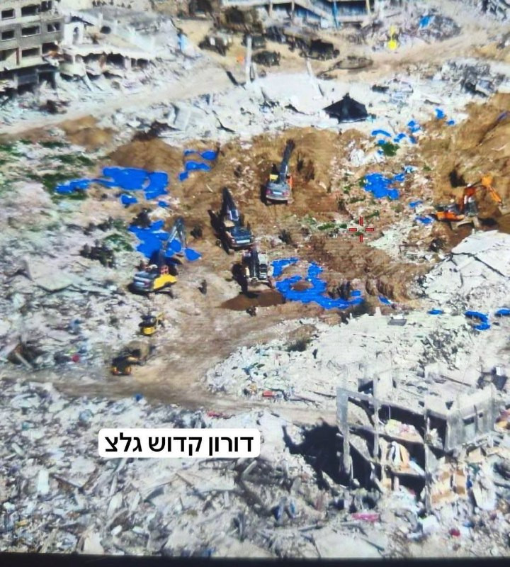 دورون كدوش: صورة من مسيّرة لعمليات البحث عن جثة ران غويلي عند حدود الخط الأصفر في حي الشجاعية شرق غزة...