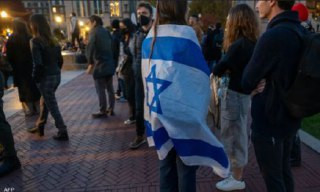 هآرتس:
ستناقش لجنة التربية في الكنيست غدًا اقتراح القانون الذي تقدمت به عضو الكنيست ليمور سون هار ميلخ، والذي صادقت عليه لجنة الوزراء لشؤون التشريع عا...