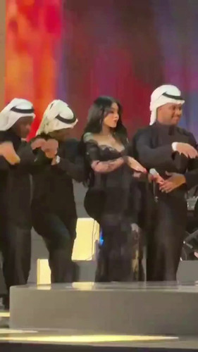 VlG iR7JjScrpS0 .jpg