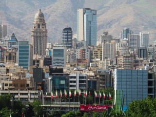 رئيس إدارة الأزمات بطهران: حددنا 300 موقف سيارات و82 محطة مترو كملاجئ لإيواء 2.5 مليون شخص...