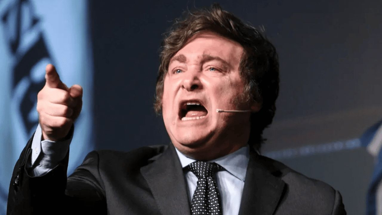 Milei estalló de furia: ahora amenaza con cerrar Clarín tras publicación del contrato Libra