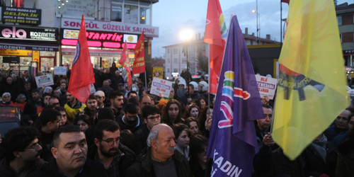 Polis saldırısına rağmen Rojava için yürüdüler Polis saldırısına rağmen Rojava için yürüdüler