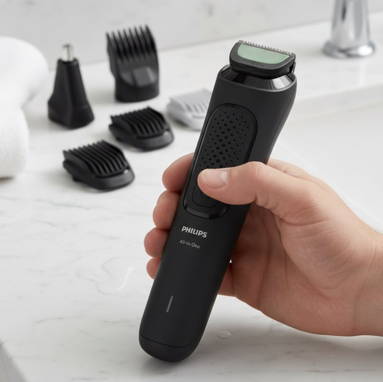 Aparador De Pelos Multigroom 8 Em 1 Mg3917/15 Philips Preto 127/220v