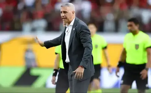 São Paulo inicia reformulação com saída confirmada de Dinenno; Crespo busca novos rumos