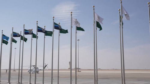 hlrsMyj0 jq 16Bt.jpg