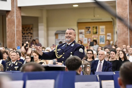 595630709 1244462787503693 7259516635554406039 n.jpg?stp=cp6 dst jpg s590x590 tt6& nc cat=105&ccb=1 .jpg