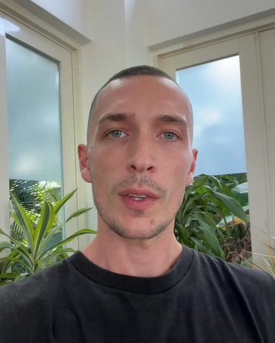 c7 Cx8xa2Y A8HMl.jpg