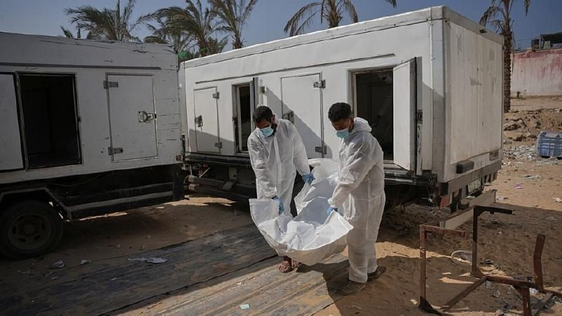 الدفاع المدني في غزة: استخراج أكثر من 30 جثمانا من مقبرة جماعية في مجمع الشفاء الطبي بغزة

ـ أكثر من 300 شهيد دفنوا في مقبرة جماعية بمجمع الشفاء الطبي...