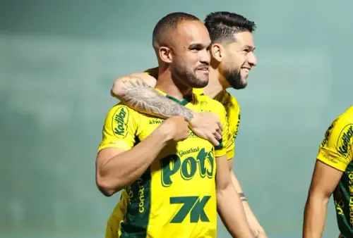 São Paulo negocia pela contratação do zagueiro Jemmes, do Mirassol, nos bastidores do futebol