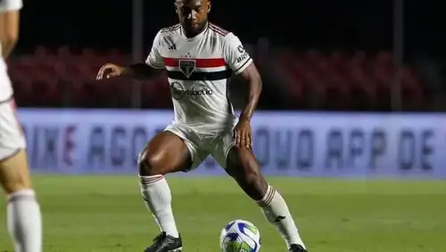 Volante de saída? Botafogo tenta contratação de jogador do São Paulo que está voltando de lesão