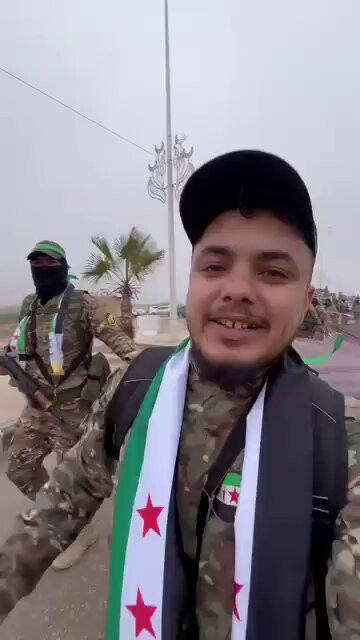 Y4 9Pnha65IQ5F4k.jpg