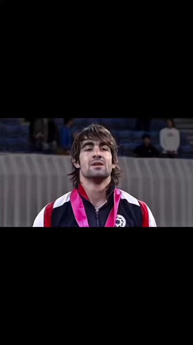 CluHLSf d7RBtQvY.jpg