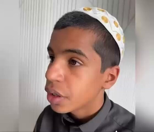 cwXzKZPlFt1arYRO.jpg