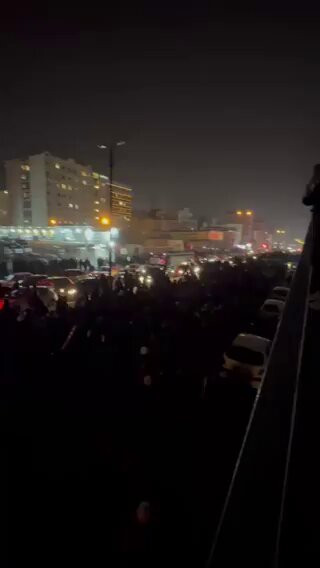 cWVrql0xwZz5XrBM.jpg