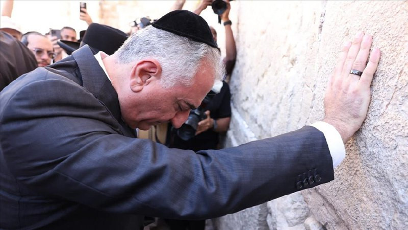 في حال سقط النظام.. زعيم المعارضة الإيرانية رضا بهلوي يكشف مشروعه بلا أقنعة: تطبيع فوري مع أمريكا، اعتراف كامل بـ«إسرائيل»، ودفن البرنامج النووي الإير...