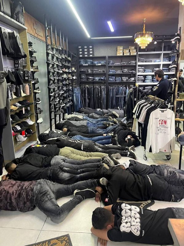 في مشهد رمزي.. رفع علم فلسطين على قمة سوبار في جبل فيكو بقمة البوسنة والهرسك...