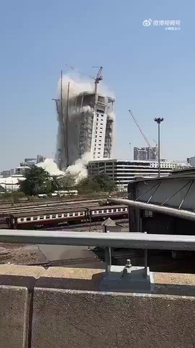 nzwE9ph5qqA hE4C.jpg