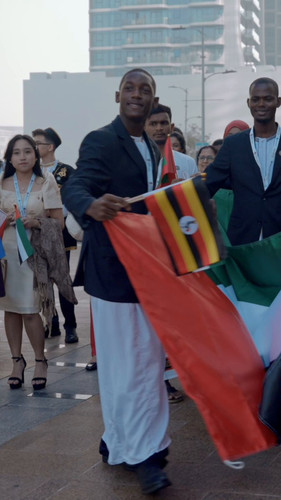 biuyVeUrM m7Z6UM.jpg