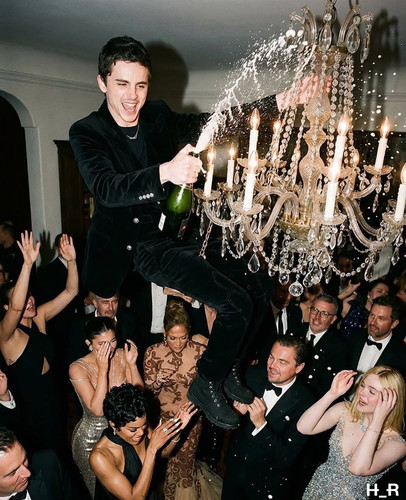 afterparty G o6QH4WkAAk8hN.jpg