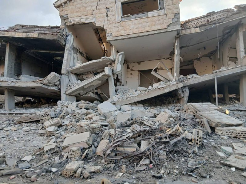 الجيش الإسرائيلي نفذ تفجيرًا لأحد المباني وسط بلدة كفركلا - لبنان...