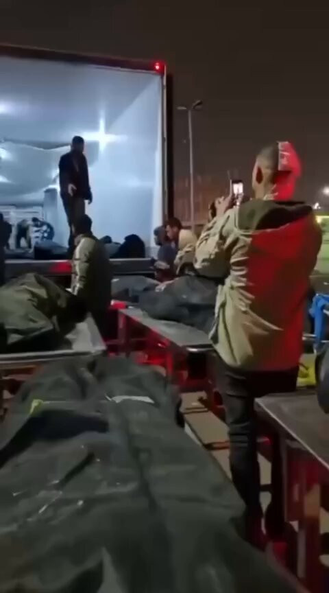hDiQSuhVw8eDSIhF.jpg