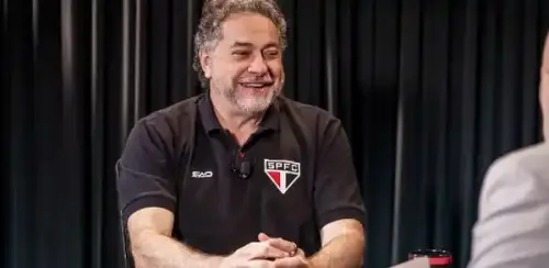 Vai renunciar? Aliados de Casares buscam convencê-lo a renunciar em meio a impasse político