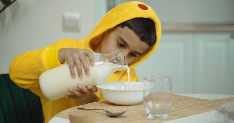 بعد الاعلان عن كلمة مهمة...ترمب يعلن عن التوقيع على قانون الحليب كامل الدسم للاطفال  وبذلك تصبح اميركا أكثر صحية مجددا...