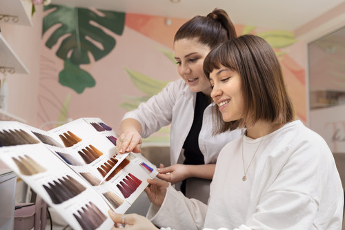 Where Can I Find the Best Hair Colour Salon in Malad with Expert Stylists?.jpg