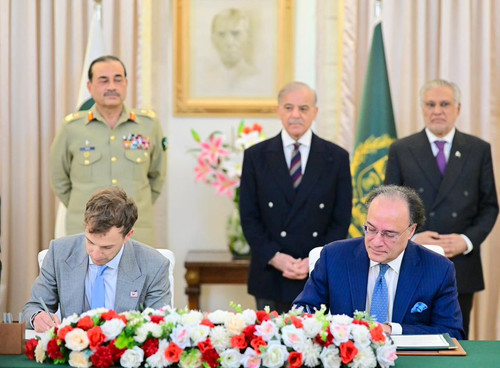 G nBNw0aQAA0BOw.jpg