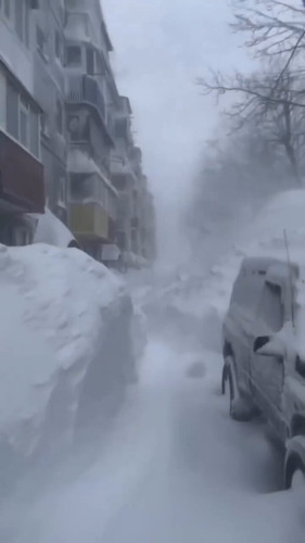 V Qr1FhAUfl6MaKn.jpg